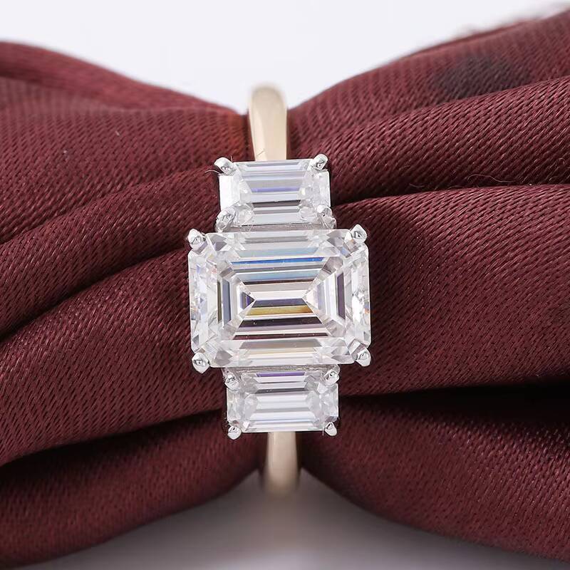 Synthetic Pure Gold 18K D Color Lab Grown Diamond Engagement Ring 1CT VVS IGI Womens Synthetic Lab-Grown Diamond Rings