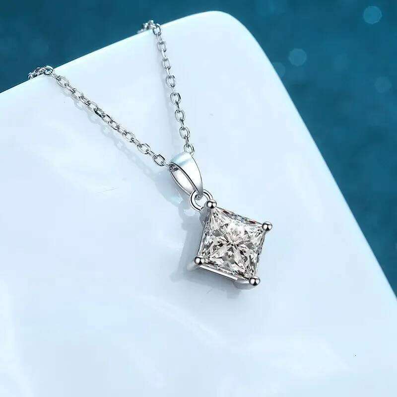 18K gold diamond inlaid simple quad pendant 1 2 Ct princess shaped irregular moissanite necklace b60
