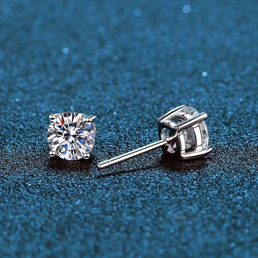 18K gold inlaid diamond PT950 platinum earrings, four claw moissanite simple and fashionable earrings 057