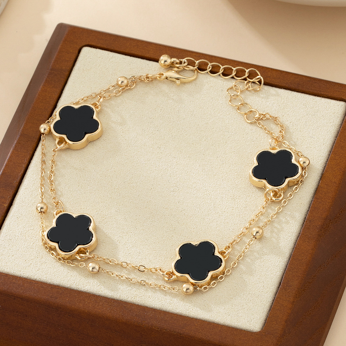 Luxury Brand Designer Jewelry European And American Summer Beach Lucky Clover Flower Anklet For Women Fashion New Style Elegant Anklet Wholesale From 