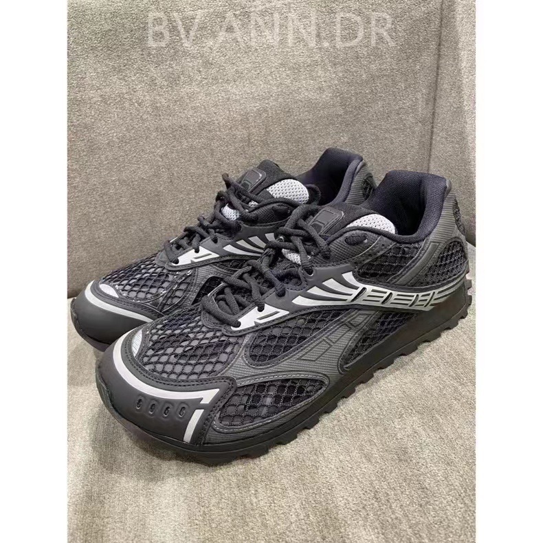 2025 New Designer Fashion Sports and Leisure Women's Shoes Color blocked Couple Shoes