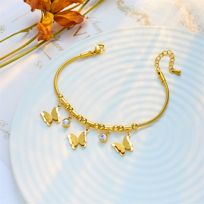 Luxury Brand Designer Jewelry European And American Fashion Trend New Fashion Steel Bracelet Butterfly Heart Pendant Decorative Bracelet Fashion Commu