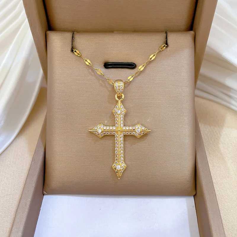 Luxury Titanium Steel Cross Necklace for Women Fashionable Clavicle Chain Jewelry Trendy Accessory Y251227
