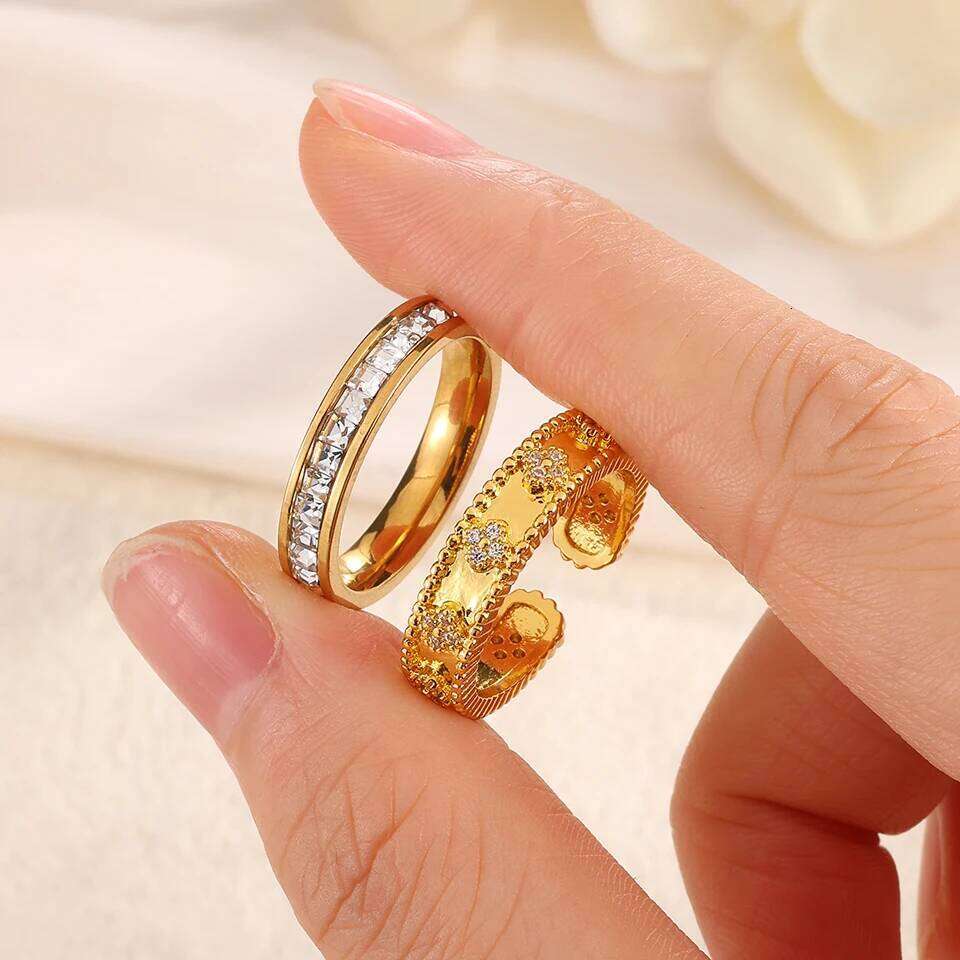 ZAKOL 2Pcs/Set Shiny Square Zircon Inlaid Couple Rings Exquisite Three-Dimensional Small Flowers CZ Fashion Jewelry Gift for Wom