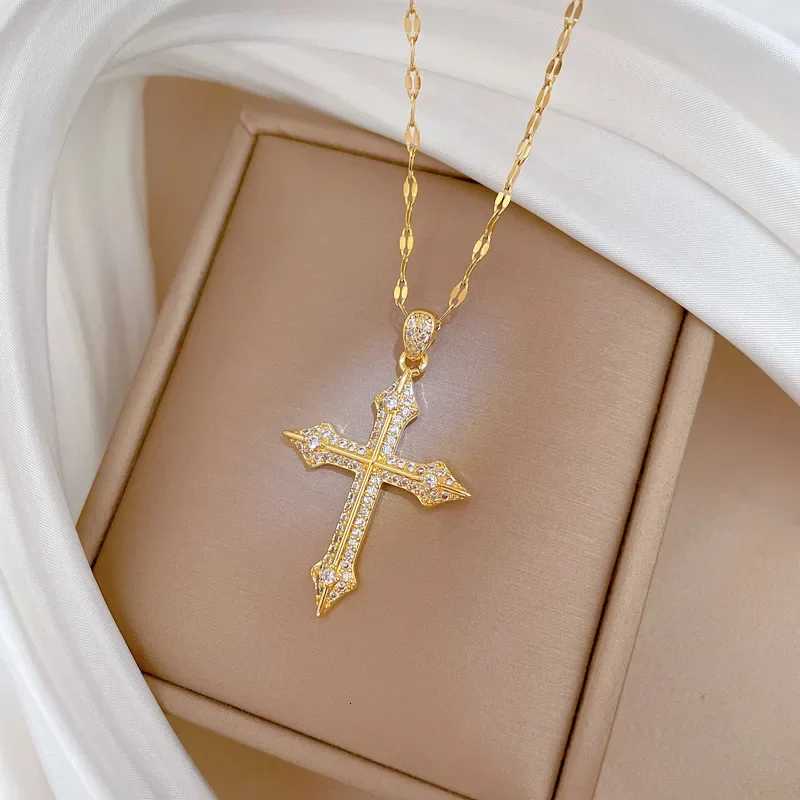 Luxury Titanium Steel Cross Necklace for Women Fashionable Clavicle Chain Jewelry Trendy Accessory Y251227