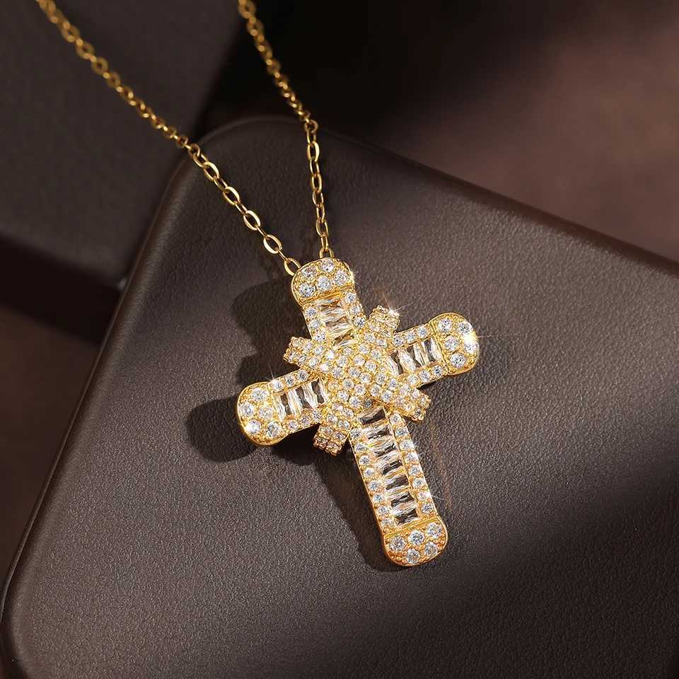2024 New Hip Hop Women Stainless Steel Shining Zircon Cross Necklace Lady Light Luxury Pendant Jewelry Anniversary Gift Y251227