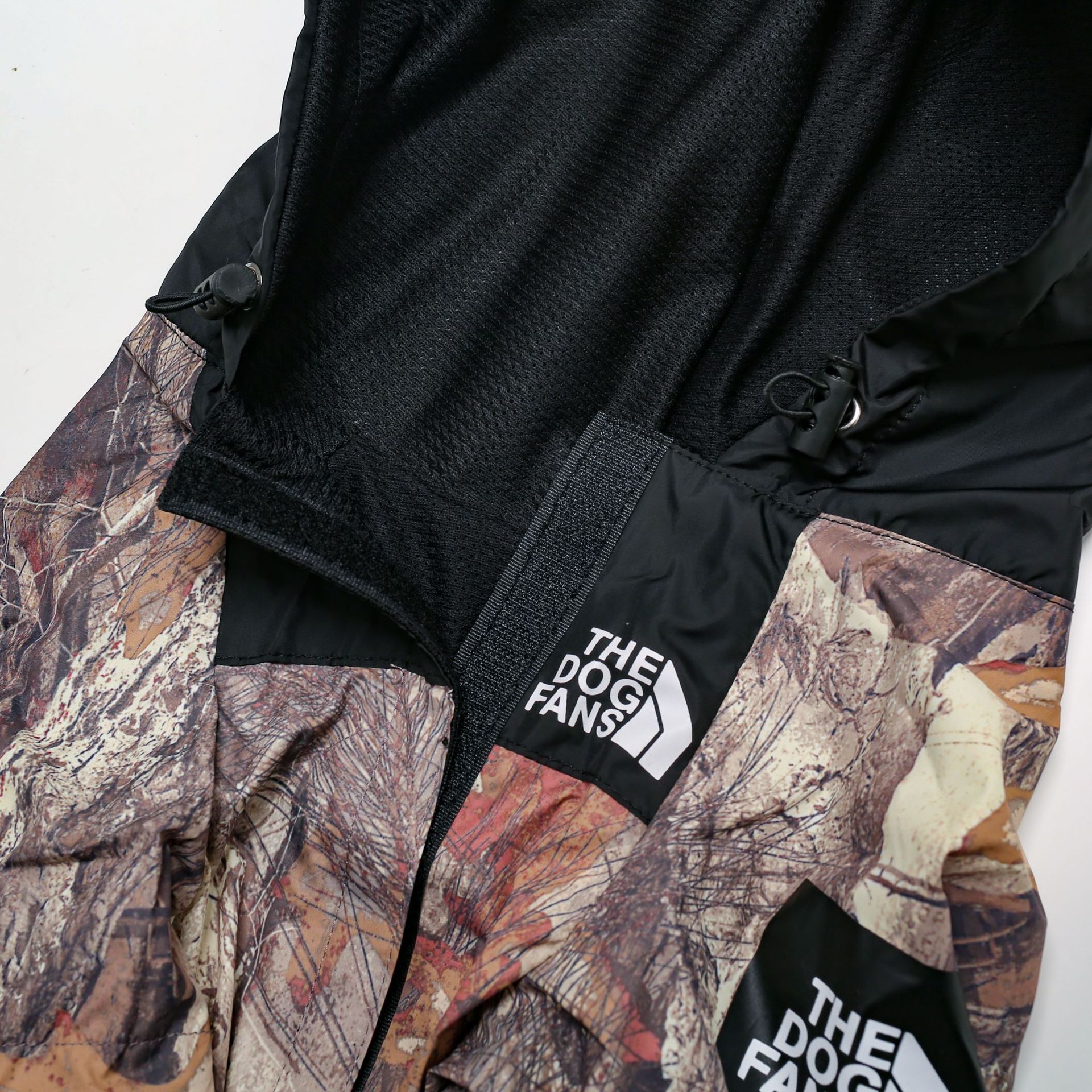 Dog Raincoats Outdoor Jacket, Waterproof and Windproof, Warm and Breathable, Fashion Trend Dog Clothes with Leash Hole for Small, Medium and Large Dog