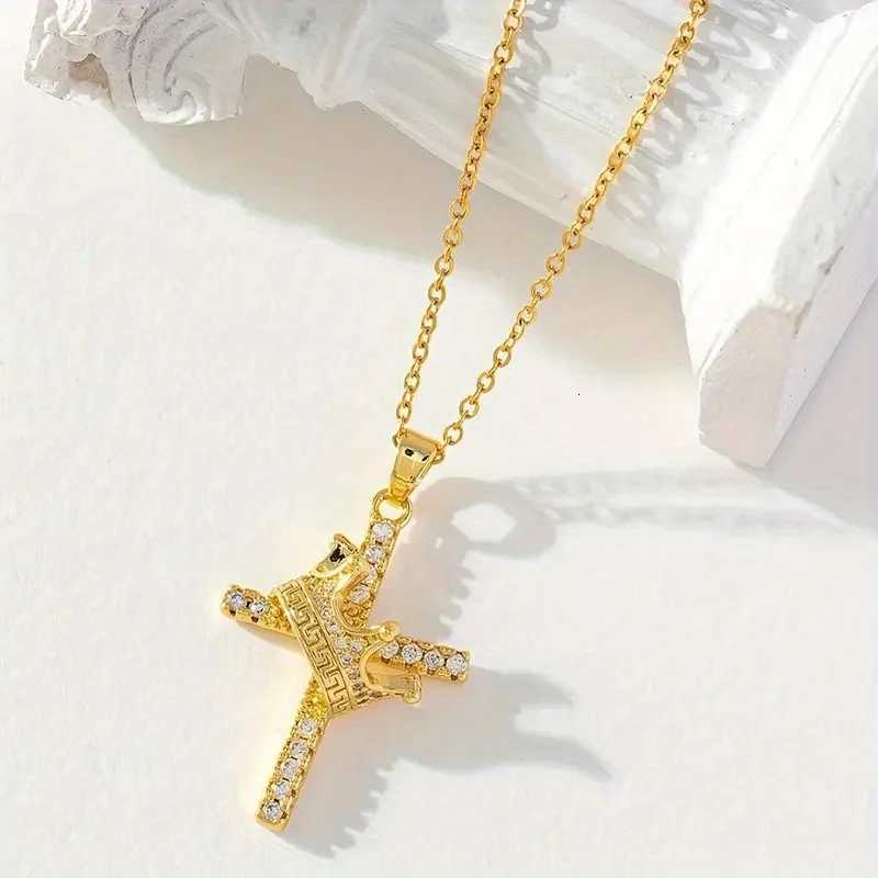 A Gorgeous Crown Cross Pendant Necklace Suitable for Daily and Party Wear Thanksgiving Gift Suitable for All Seasons Y251227