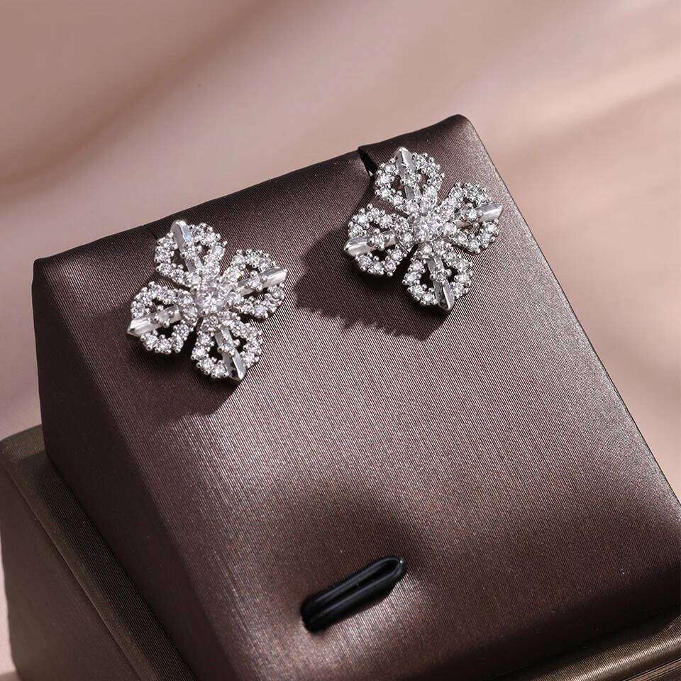 ZAKOL Brilliant Micro-inlaid Zirconia Camellia Stud Earrings for Women Exquisite Geometric Flower Party Ear Accessories