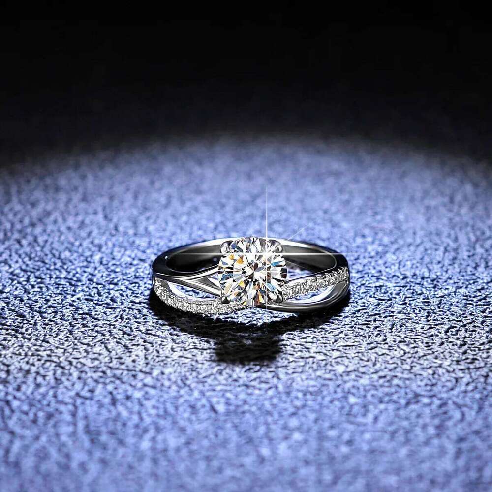 18K gold inlaid D-color moissanite ring PT950 platinum women's 1 fashionable and simple Ct galaxy four claw classic wedding 84a