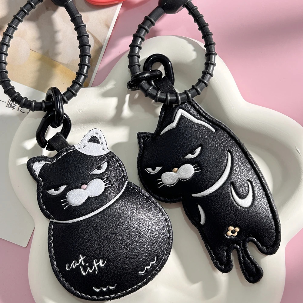 Cool Black Slacker Cat Leather Keychain Edgy Minimalist Couple Set Cute Bag Charm Unique Niche Gift for Lovers 251219