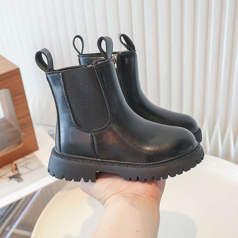 Children's British Style Martin 2024 Spring and Autumn New Korean Version Girls' Retro Chimney Boys' Black Short Boots