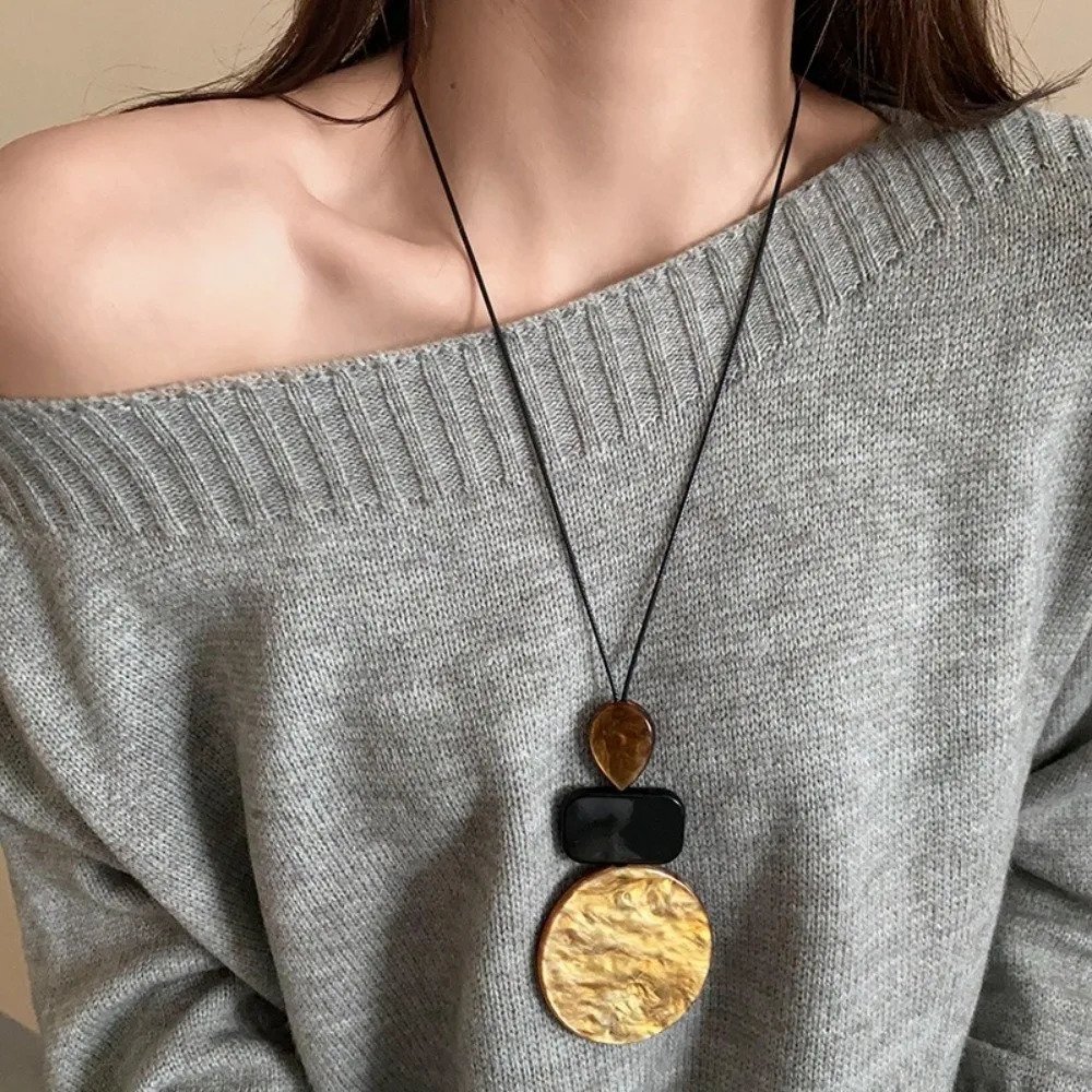 Trendy Bohemia Necklace for Women Pendant Advanced Neck Chain Resin Ethnic Style Sweater Chain Summer 251224