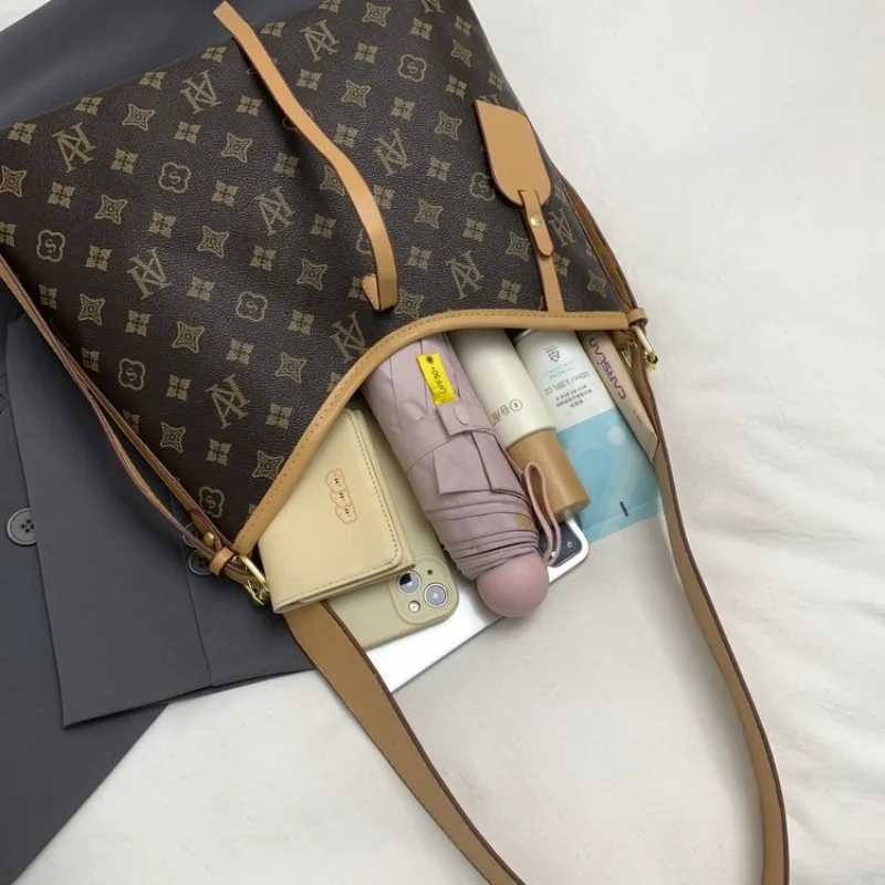 Luxurious Chic Shoulder Bag Underarm Crossbody Office Commuting 2025 New Model Exquisite Glamorous Sophisticated H251229