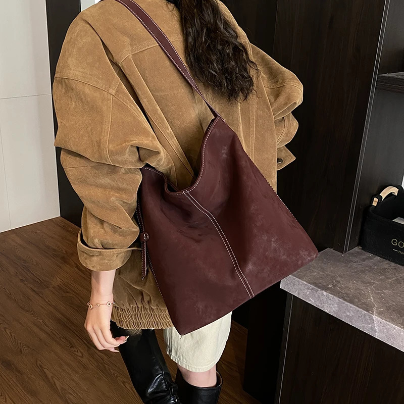 Autumn and Winter Niche n InsStyle Suede Retro Simple Bucket Bag Light Versatile Shoulder Underarm 1783QX 251216