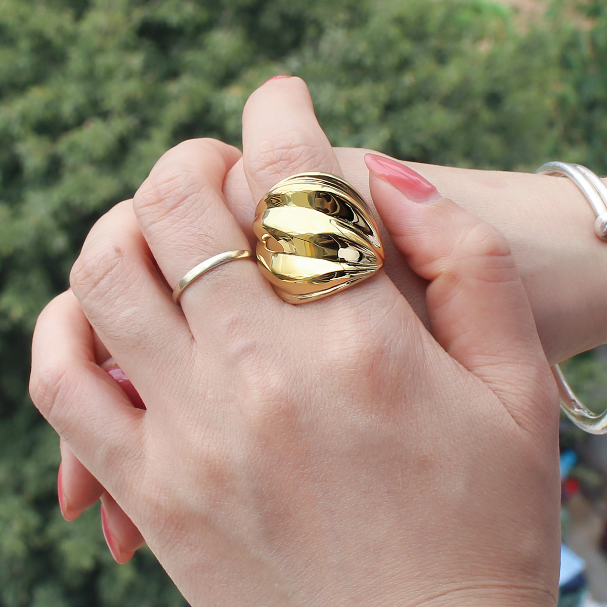 Irregular Shiny Big Rings for Women Stainless Steel Chunky Style Shell Shaped Rings Silver Gold Color Handmade Jewelry 24mm Wide