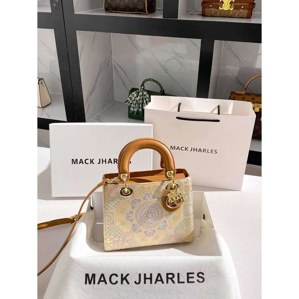 MACK JHARLES Chinese Style Heavy Embroidery Princess Diana for Women 2025 New High-end Middle-aged Mom Bag