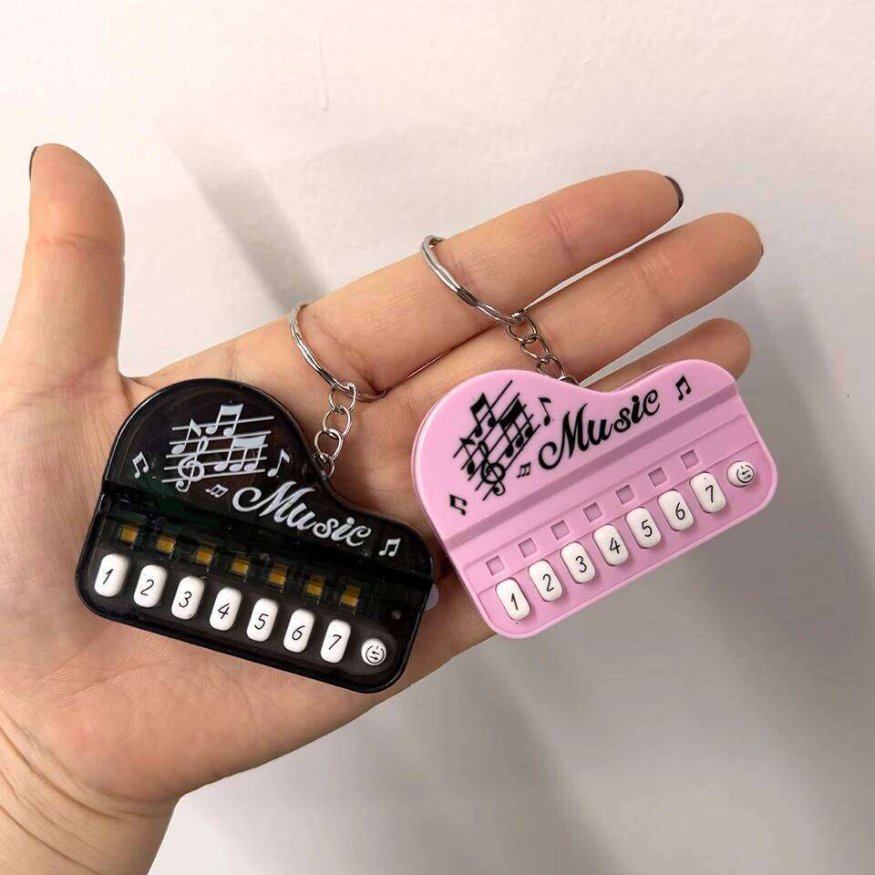 ZAKOL Creative Mini Electronic Piano Keychain With Music Luminous Funny Toy Bag Car Key Pendant Small Gift for Lovers Friends