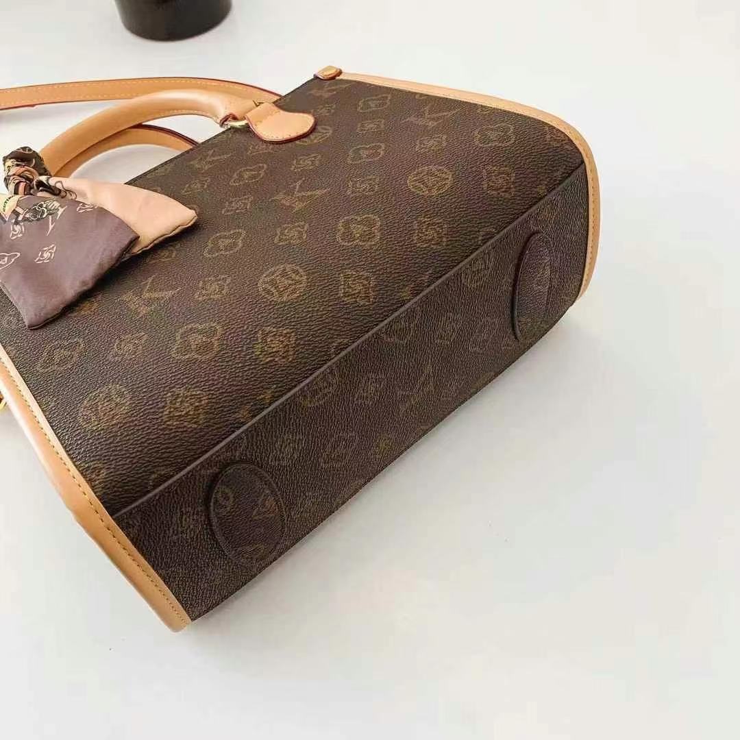 This Year'S Popular Ultra Fire Tote Bag Ladies New Senior Sense Of Cross-Body Small Texture Handbag 2026s hot