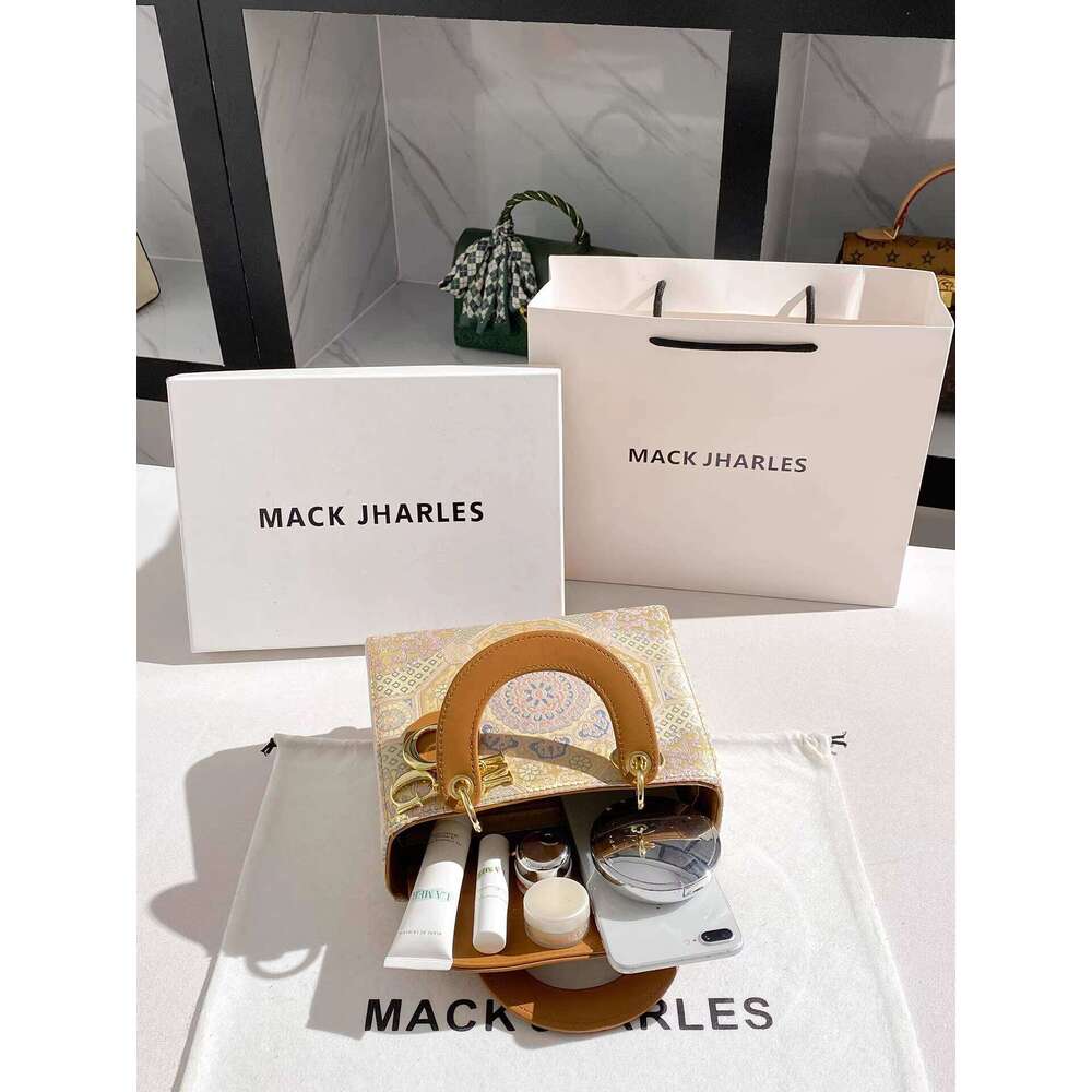 MACK JHARLES Chinese Style Heavy Embroidery Princess Diana for Women 2025 New High-end Middle-aged Mom Bag