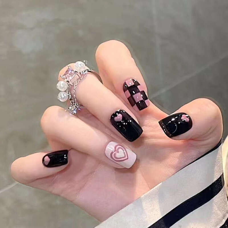 Spicy Girl Sweet Cool Ins Style Wearable Nails Pink Heart Impact Black Purple Checkerboard Full of Temperament Nail Tips