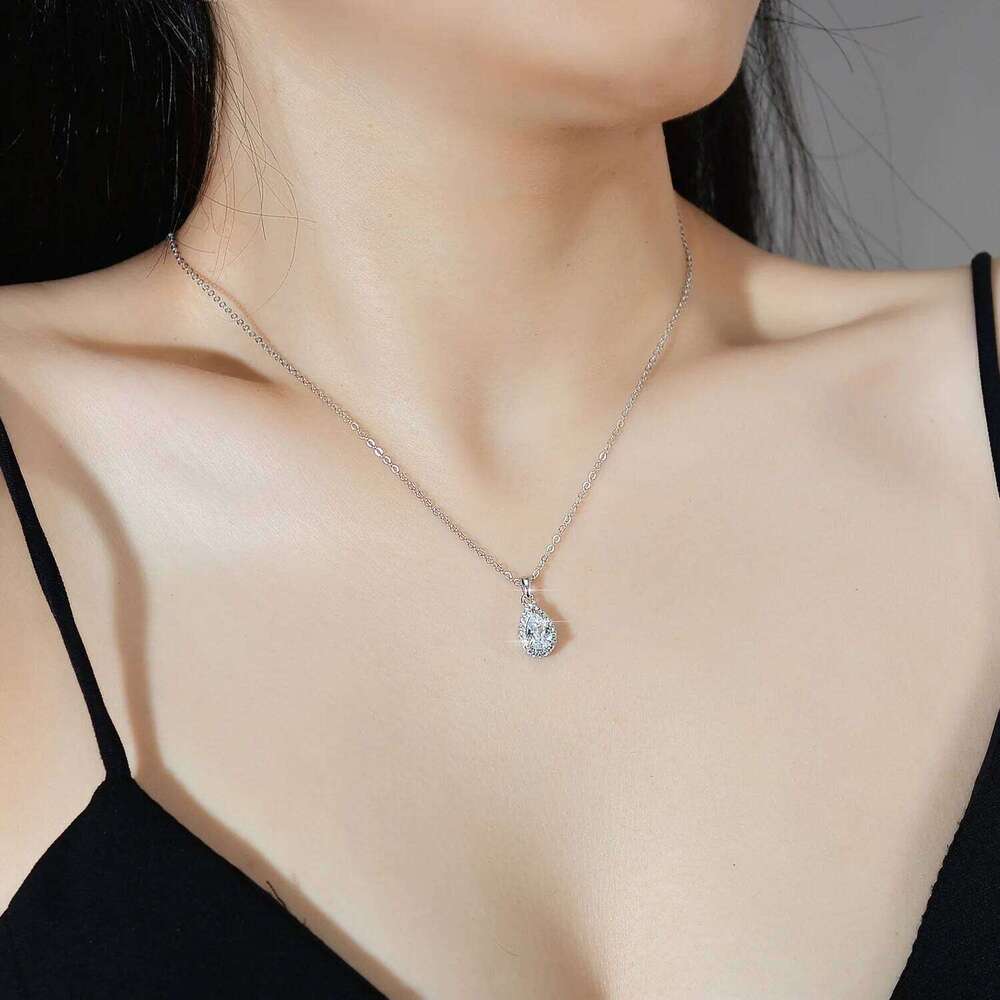 18K gold inlaid pendant for women, moissanite droplet pear shaped full diamond PT950 platinum collarbone chain 775