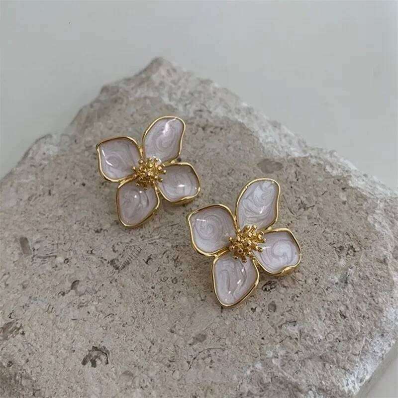 Fashion Korean Retro Drip Glaze Red Flower Women for Delicate Earrings Luxury Couple Engagement Jewelry Gift C251227