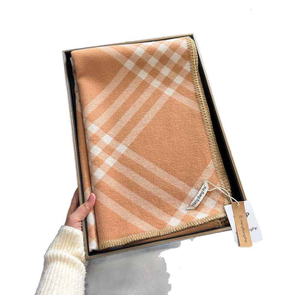 Black And White Striped Plaid Scarf For Women Winter High-End 2025 New Kim Tae-Kyung Same Style Imitation Cashmere Wool Neck Warmer