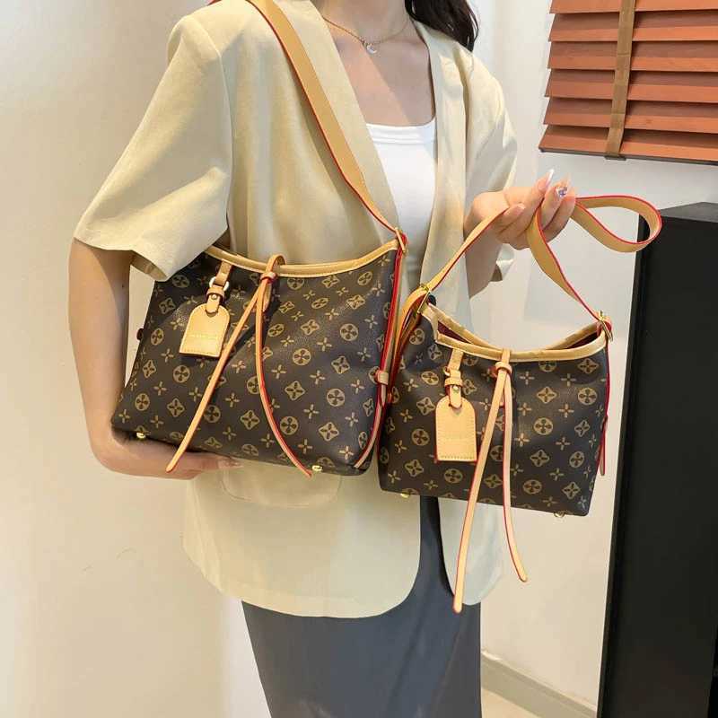 Hand Bags For Ladies Genuine Leather With Elegant StiTChing Compact Yet Practical Great For Gift Giving H251229