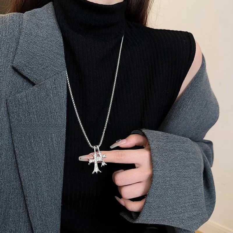 Elegant Womens Cross Pendant Alloy with Electroplating Long Snake Chain Design Hip-Hop Jewelry for Daily WearBest Gift Idea Y251227