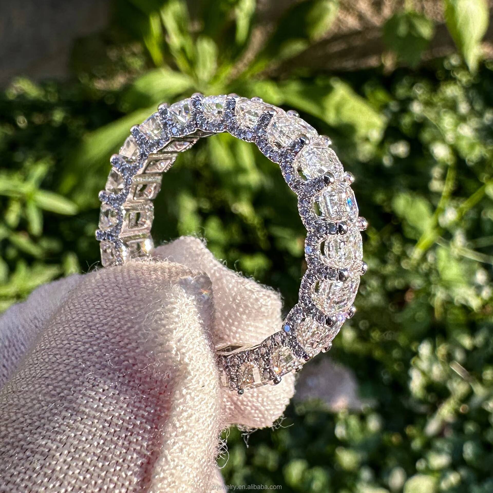 Wholesale 14K Pure Gold Lab Grown Diamond Band Wedding Rings 18K Solid Gold Synthetic Diamond Ring