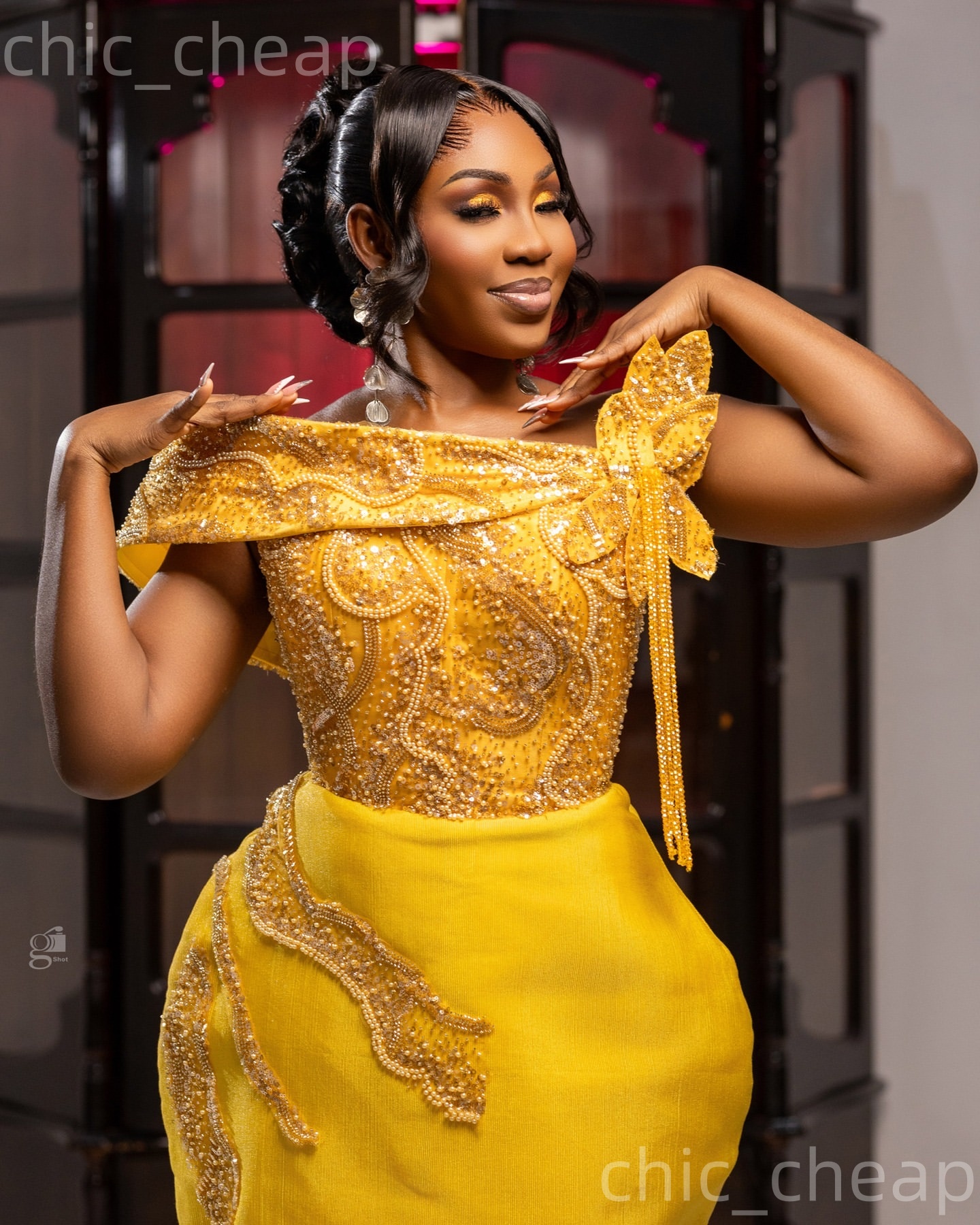 Chic Yellow Sheath 2026 Cocktail Dress Off Shoulder Sequined Florals Short Mini Graduation Homecoming Dresses For Special Occasions Sweetheart Gowns