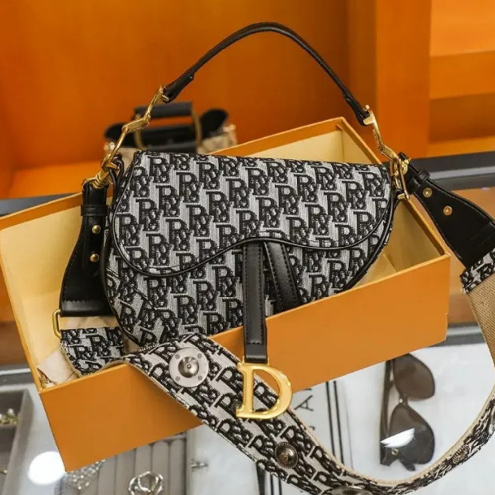 Canvas Women's Hundred Handbag Crossbody Saddle Bag Comfortable Shoulder Strap Women Large Capacity Letter Underarm Bags 111