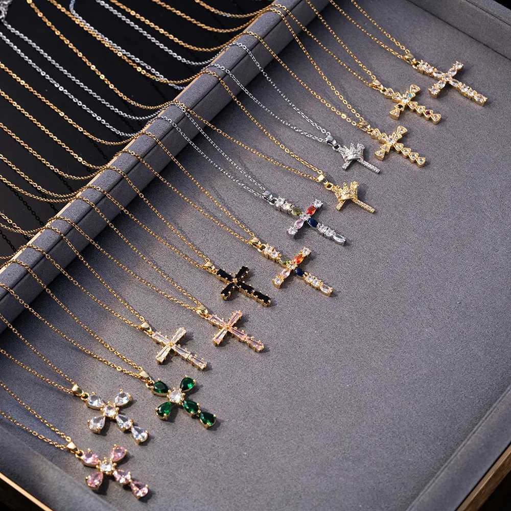 Cool Luxury Shiny Zircon Cross Pendant Necklaces for Women Men Fashion Stainless Steel Chains Collar Jewelry Accessories Gift Y251227