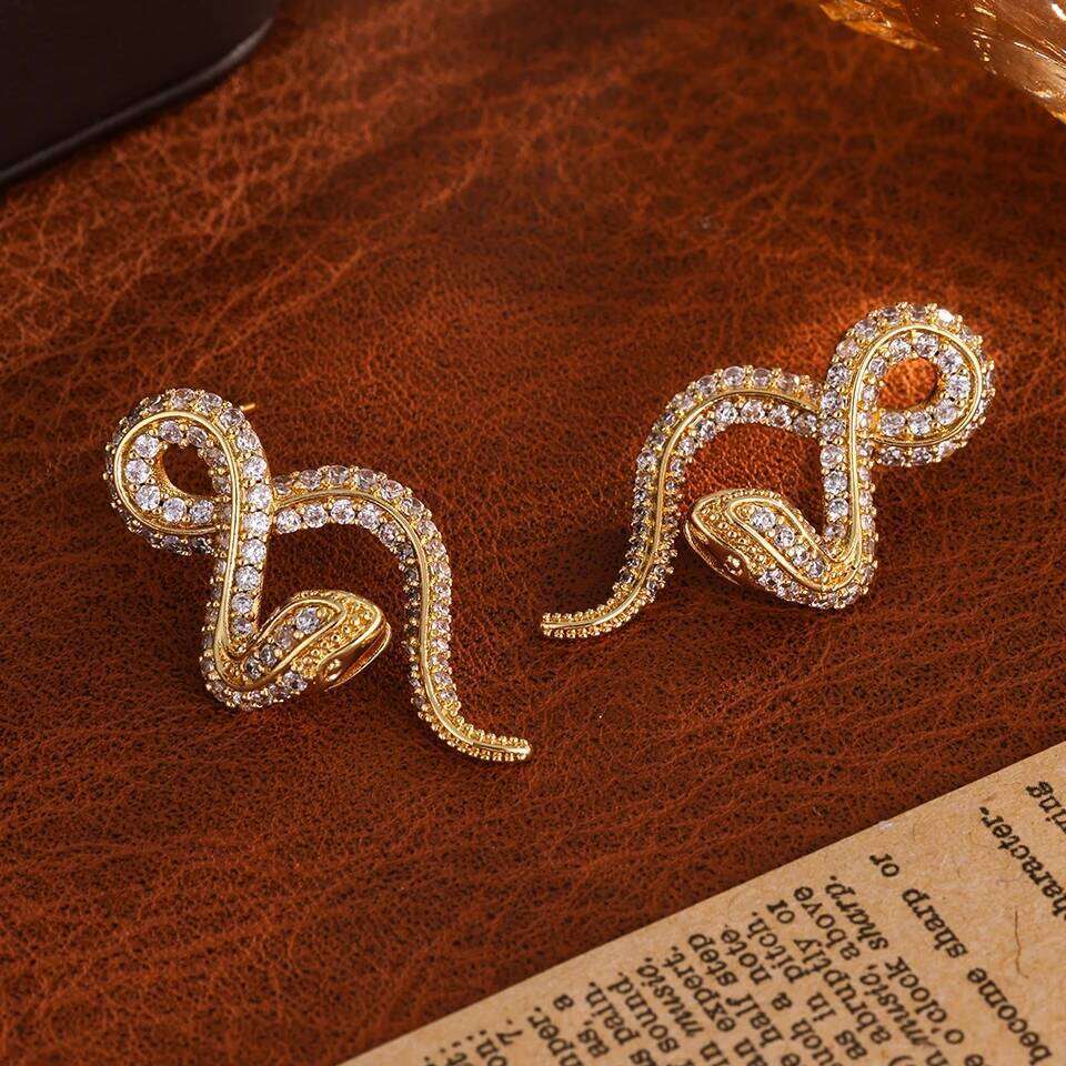 ZAKOL Classic Micro-set Zircon Wrapped Snake-shaped Stud Earrings Temperament Sliver Gold Color Aesthetic Jewelry Gift