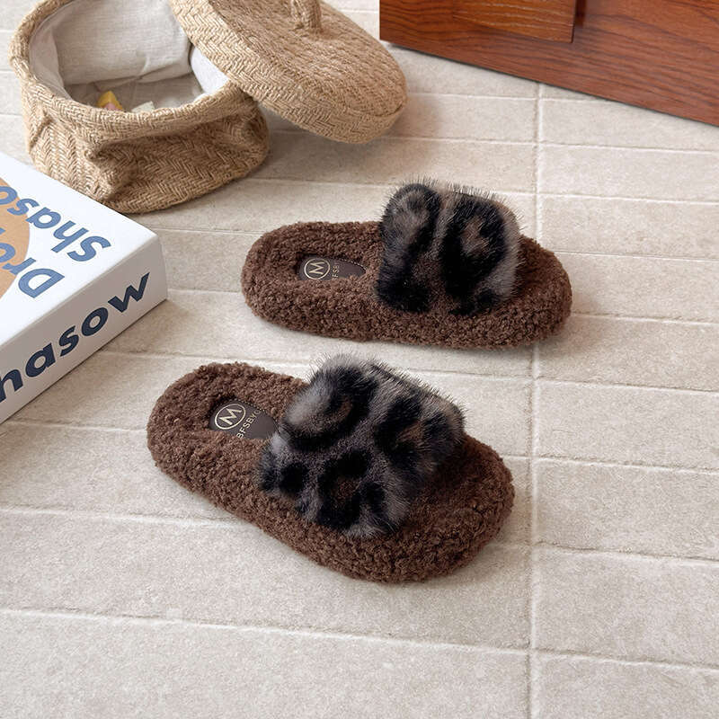 INS Children's Furry 2025 Autumn Winter New Girls Leopard Print Thick Sole Cotton Outdoor Wear One-Word Slippers