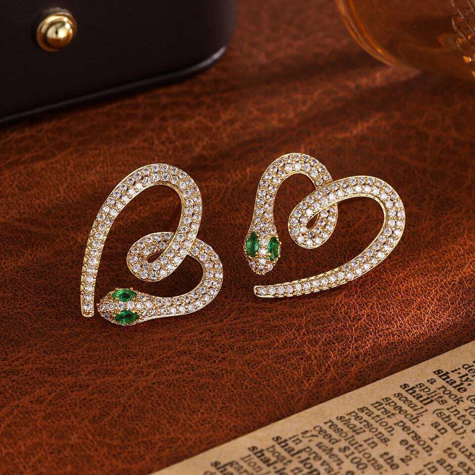 ZAKOL Classic Micro-set Zircon Wrapped Snake-shaped Stud Earrings Temperament Sliver Gold Color Aesthetic Jewelry Gift