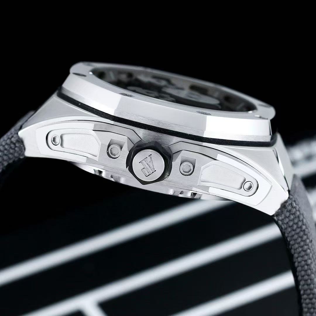 Luxury Business Oriented Chronograph by CASANO: Durable Stainless Case + High Contrast Dial Display