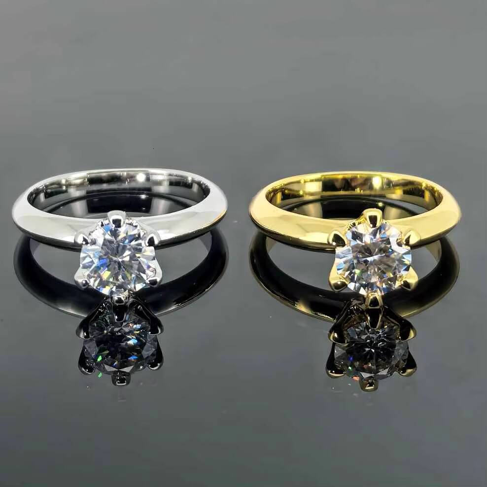 Moissanite S925 Sterling Silver Gold Plated 1CT Halo Design VVS Round Brilliant Cut Moissanite Diamond Engagement Ring