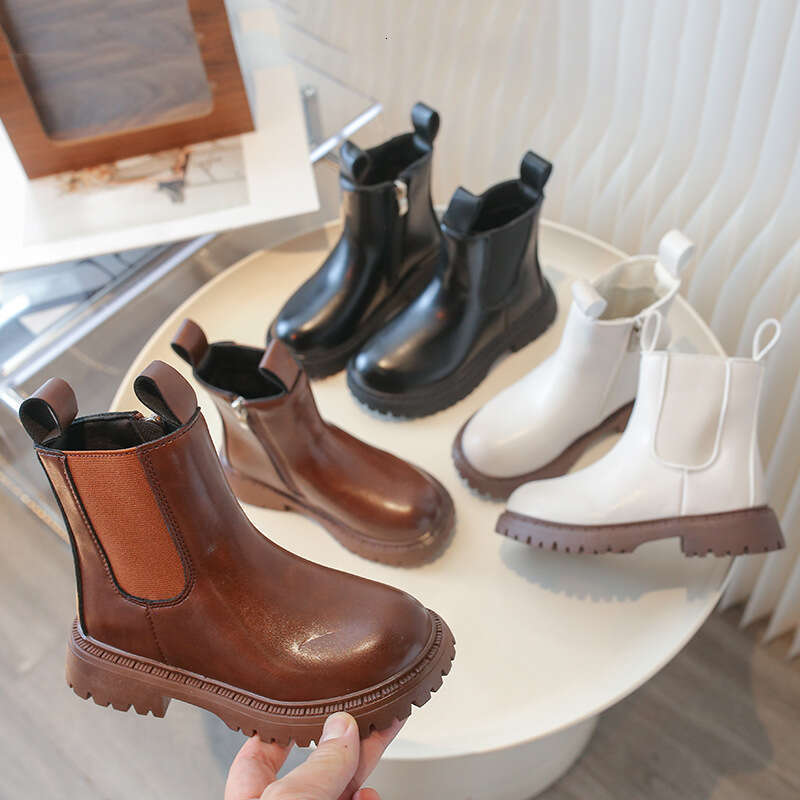 Children's British Style Martin 2024 Spring and Autumn New Korean Version Girls' Retro Chimney Boys' Black Short Boots