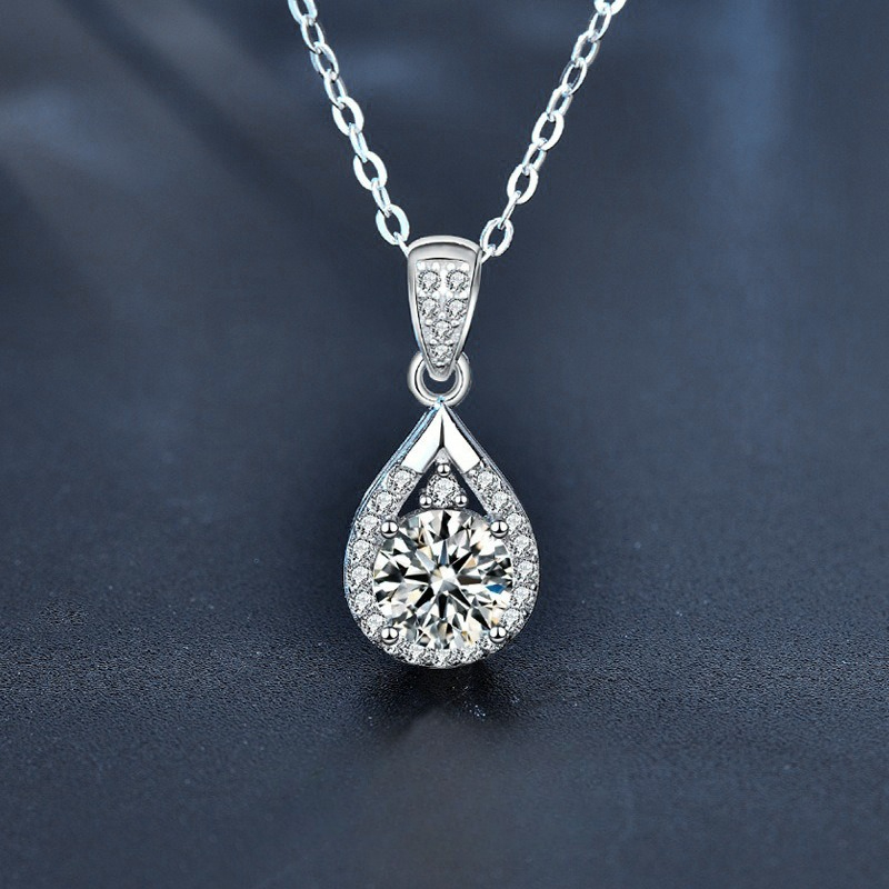 New Moissanite Pendant Necklace With Elegant Temperament For Women Versatile And High End Water Droplet Pendant Necklace Boutique Gift