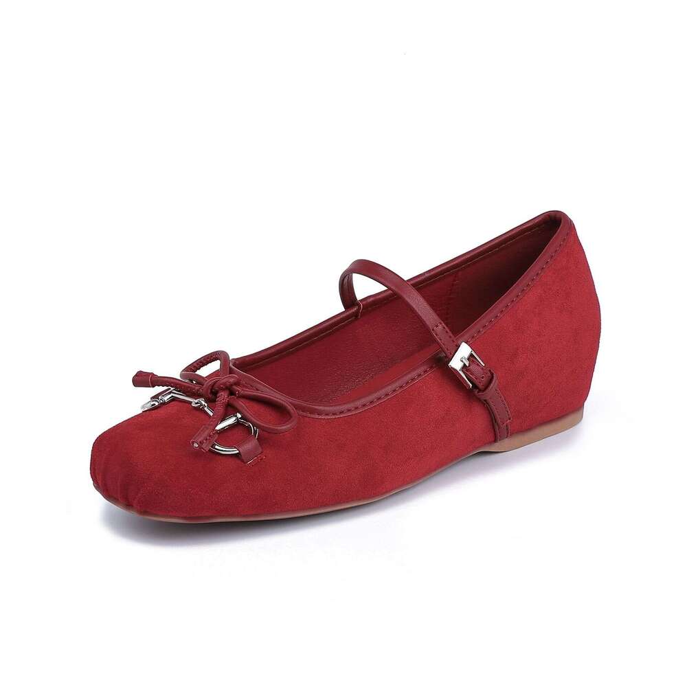 Internet Celebrity Style 2025 Spring New Korean Retro Single Shoes for Women, High-End Fashion Ballet Flats with Wrinkles