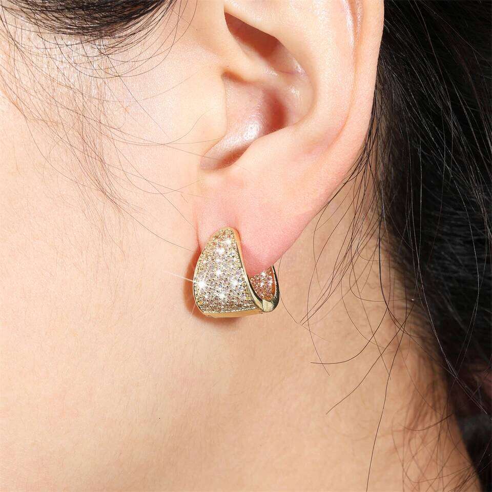 ZAKOL Fashion Chunky Triangular Water Drop Paved Zircon Hoop Earrings for Women Versatile Party Gift aretes de mujer
