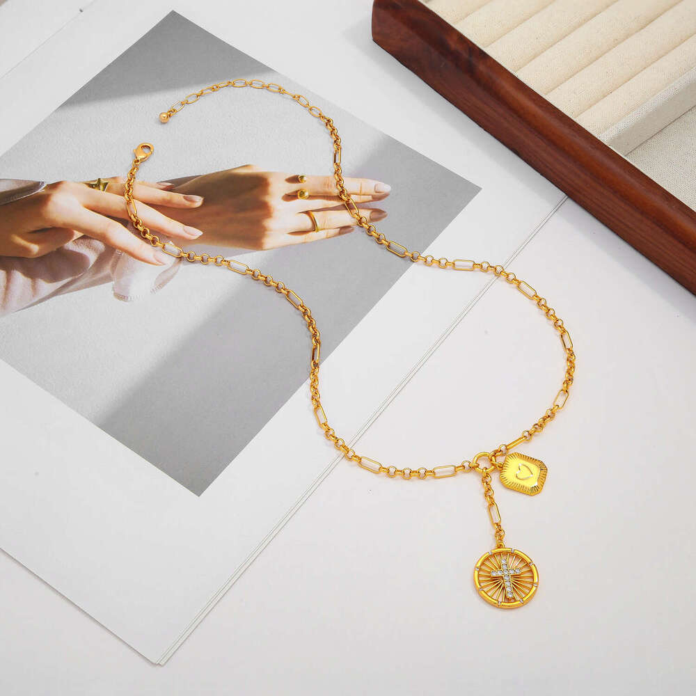 Cross-Border Brass Electroplated 18K Gold Cross Pendant Necklace Personalized Heart Collarbone Chain