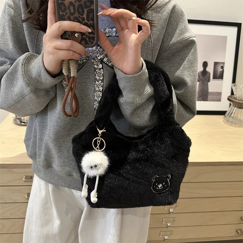 Womens Faux Fur Bag Crossbody Handbag Shoulder Tote Casual Warm Plush HalfMoon Stylish Lady Sac Fourrure 2025 251216