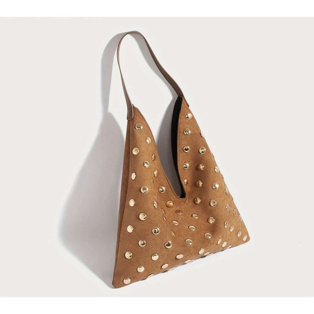 2026 Retro Large Capacity Heavy Duty Women S Bag Elegant Simple Versatile Classic Style Riveted Decoration Suitable For Commuting Office Dating Daily