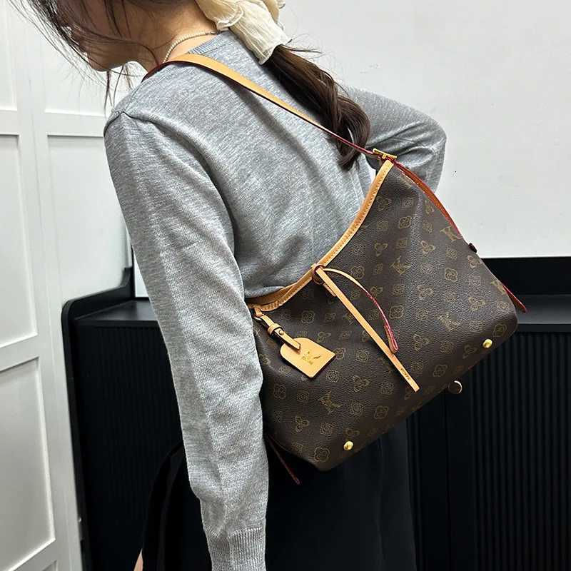 2025 Spacious Luxe Shoulder Bag Versatile Underarm Purse for Women School Commuter Tote Minimalist Day-to-Night Bag Textured H251229