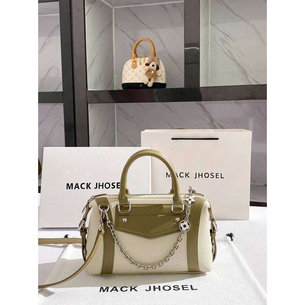 Vintage Handheld Boston Bag With Soft Leather Delicate Chain Design Women S Popular And Chic Pillow Handbag LEMON KOKO