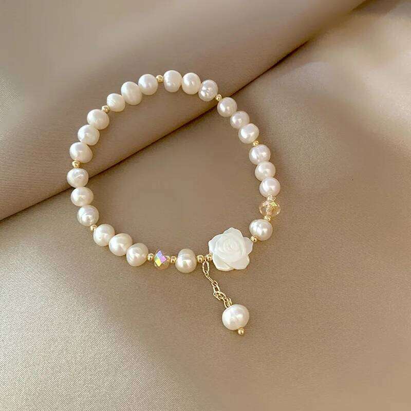 Korean Fashion Natural Pearl Flower Bracelet for Women High Quality Crystal Bangles Luxury Jewelry Accessories 25H1229