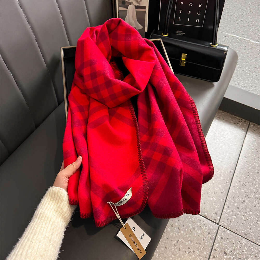 Black And White Striped Plaid Scarf For Women Winter High-End 2025 New Kim Tae-Kyung Same Style Imitation Cashmere Wool Neck Warmer